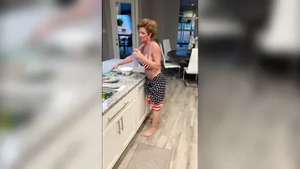 deauxma Luxurious lady