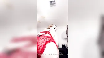 bunnydelacruz69 playfully tease tongue