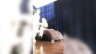 bunnydelacruz69 mature mare recklessly caresses pussy