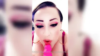 bunnydelacruz69 openwork blonde erotically moving in front of the camera
