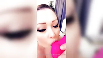 bunnydelacruz69 dark-skinned females jerk off the vagina