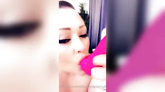 bunnydelacruz69 dark-skinned females jerk off the vagina