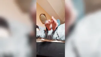 annabellerogers jerking whore on the background of new york