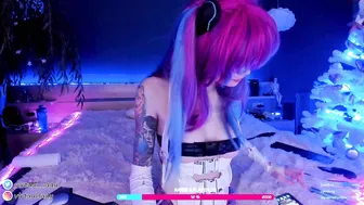 _virtual_lady_ chaturbate cute coquette strips in the kitchen