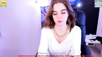 veronika_coy chaturbate sexy mare caresses her nipples