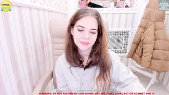 veronika_coy chaturbate gorgeous mare gently massages pussy