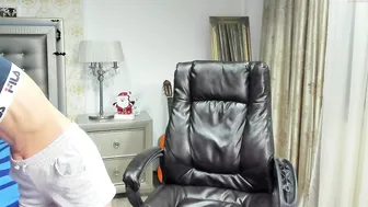 niky_ocean chaturbate  bitch jerks off in the office