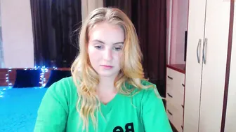 lillian_henry chaturbate mad passion gently caresses her pussy