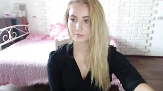 lillian_henry chaturbate luxurious babe fucks pussy relish