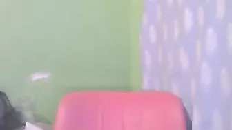 lotusflower420710 chaturbate gently pushes the toy in her pussy