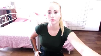 lillian_henry chaturbate hot chick twirls big booty