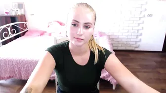 lillian_henry chaturbate hot chick twirls big booty