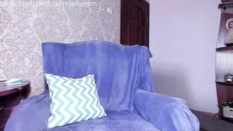 _miss_strawberry_ chaturbate gentle erotic spinning at the chair