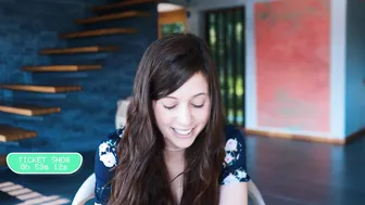newchloe18 chaturbate runet wriggles in front of webcam