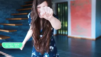 newchloe18 chaturbate runet wriggles in front of webcam