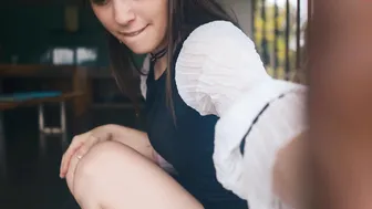 newchloe18 chaturbate housewalker reveals her delicious body
