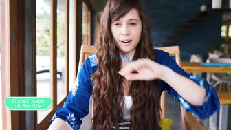 newchloe18 chaturbate seductive babe fucks both holes