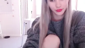 missalice_94 myfreecams skinny beauty pulls pussy