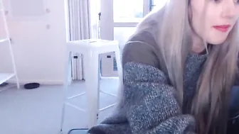 missalice_94 myfreecams skinny beauty pulls pussy