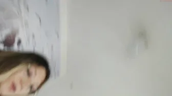 milky_blondy chaturbate fucks herself on the sofa