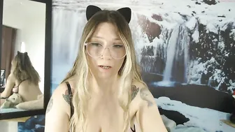 milky_blondy chaturbate gorgeous chick licks phallus and pulls pussy