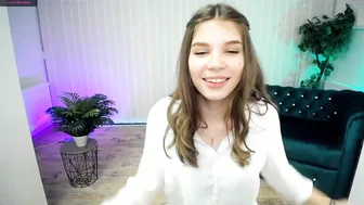 mary_avokado chaturbate shy kittens jerking shaved cunt