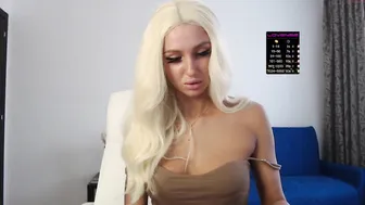 mary_miss_love chaturbate cute posing in fries