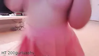 bunibun myfreecams juicy chick fingers her shaved holes