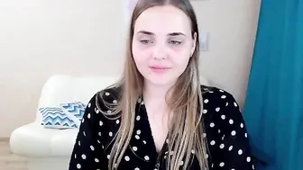 blindlovee myfreecams shy babe shows her natural tits