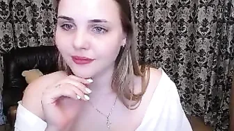 blindlovee myfreecams naughty female caresses shaved cunt