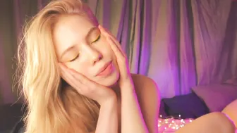 blondie_sophie chaturbate hot young lady caresses big tits