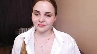 blindlovee myfreecams gorgeous blonde with a beautiful figure erotically dancing naked