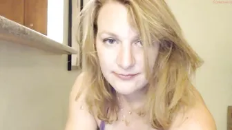 biancaandhubby chaturbate the charming female masturbates both holes