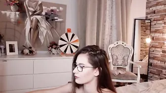 anniekarrera1 myfreecams Busty wench