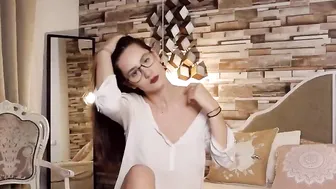 anniekarrera1 myfreecams Chick in stockings Nastya caresses pussy lips