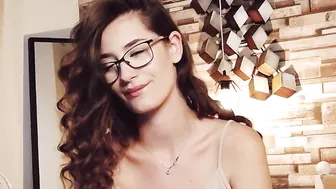 anniekarrera1 myfreecams Piquant skin