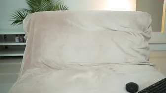 yourlovelyfelicia chaturbate busty courage rides a dildo