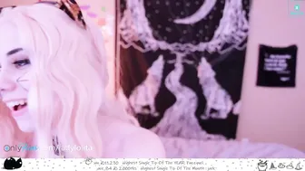 tinylolita chaturbate busty chick caresses shaved pussy