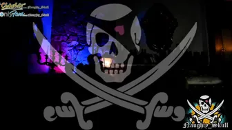 naughty_skull chaturbate sexy babe caresses fingers