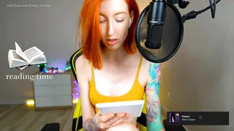 loony_moony chaturbate Incendiary lady relishly masturbates both holes