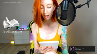 loony_moony chaturbate Incendiary lady relishly masturbates both holes