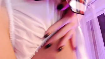 yveline myfreecams narrow-eyed jerking pussy phallus