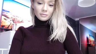 yveline myfreecams Solo caresses