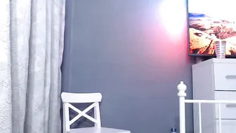 yveline myfreecams Solo caresses