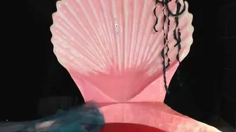 xjoannabearx myfreecams juicy bitch caresses the clitoris