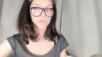 wineythepooh myfreecams harsh woman caresses her breasts