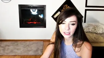 xjoannabearx myfreecams hot slut jumping on sex toy