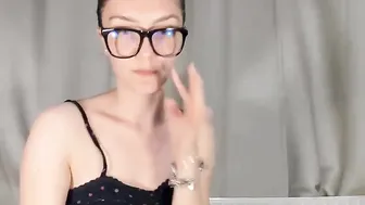 wineythepooh myfreecams the shrewd slut masturbates pussy with a phallus