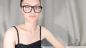 wineythepooh myfreecams the shrewd slut masturbates pussy with a phallus