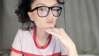 wineythepooh myfreecams gorgeous model seduces with big tits